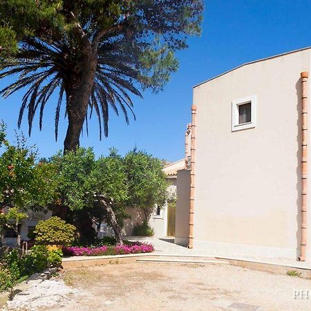 Casolare Nelle Saline Bed & Breakfast Torre Nubia Dış mekan fotoğraf
