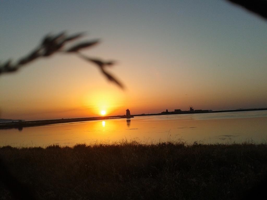 Casolare Nelle Saline Bed & Breakfast Torre Nubia Dış mekan fotoğraf